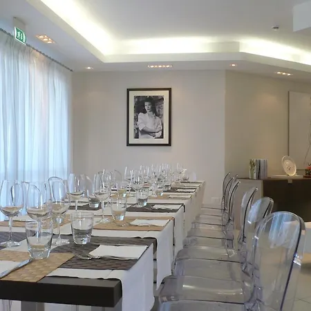 Готель Ambrosio La Corte Ольбія